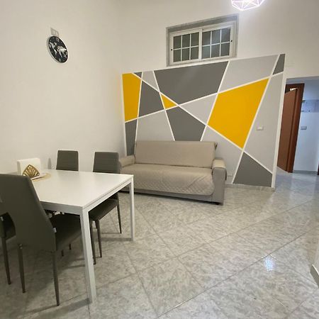 Newhouse Class Bari Bagian luar foto